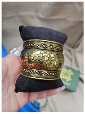 RUSTIC CUFF Antique-Style Wide Gold Tone Cuff Bracelet